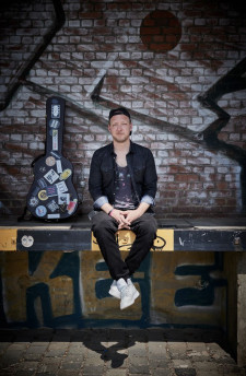 Sebastian Falk (D)