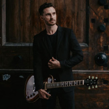 James Cottriall (UK/AT)