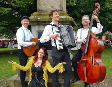 Open Air zur Museumsnacht: TANJA ROLL & DAS HIRSCHPARK-TRIO