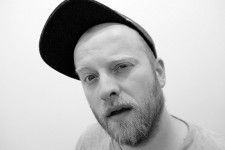 Paul Weigl: DeGenerationskonflikt (Slam Poetry Solo Show)